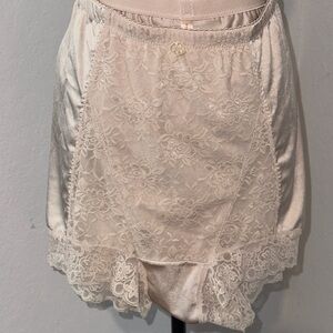 Rhonda Shear Cream Lace pin up panty